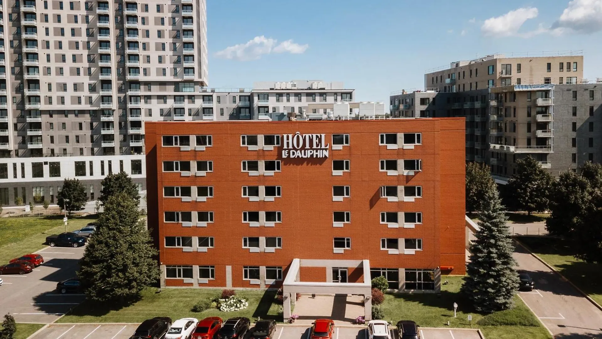 Le Dauphin Montreal-Longueuil Otel