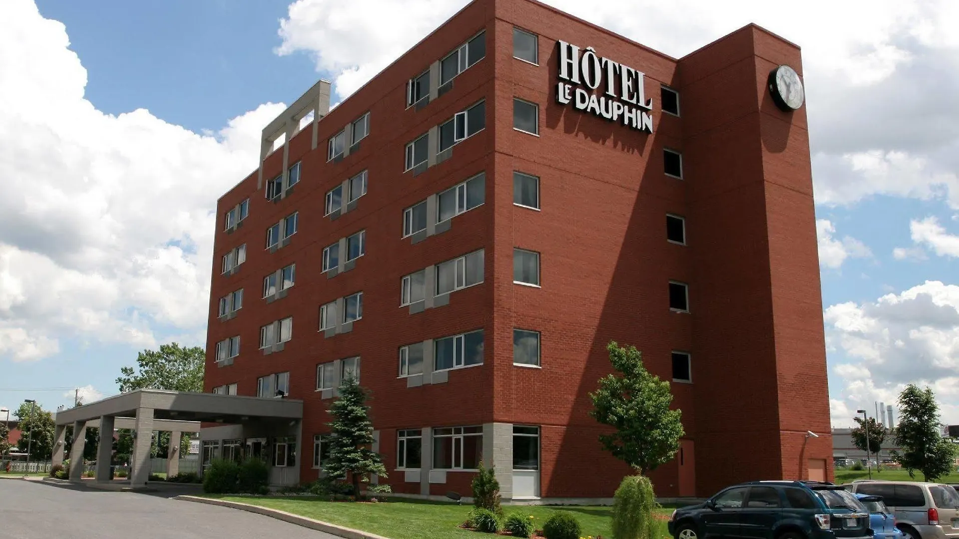 Le Dauphin Montreal-Longueuil Otel